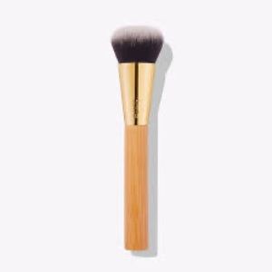 Bamboo foundation brush by tarte